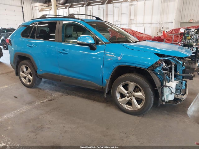 Salvage Toyota RAV4 Image
