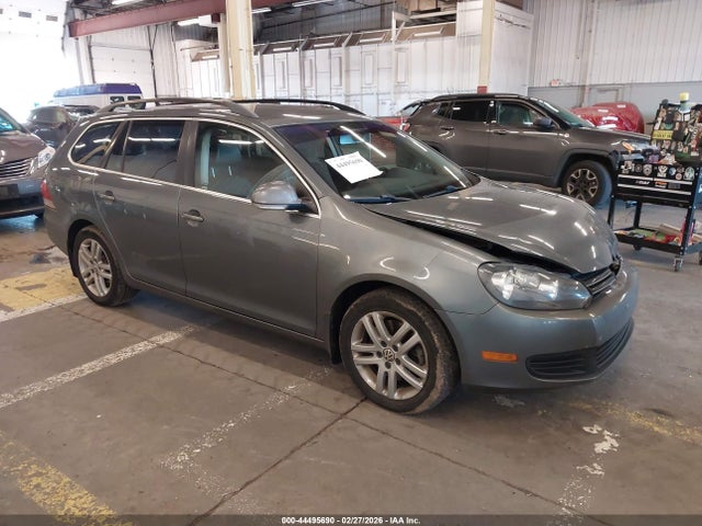 Salvage Volkswagen Jetta Image