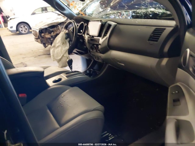 Toyota Tacoma Base V6