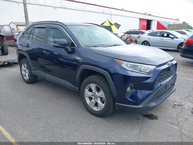 Salvage Toyota RAV4 Image