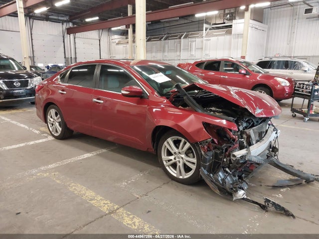 Salvage Nissan Altima Image