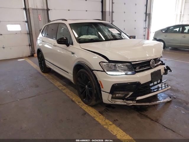 Salvage Volkswagen Tiguan Image