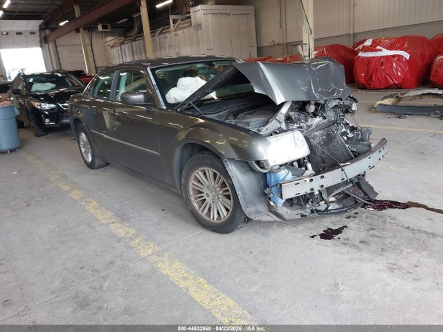Salvage Chrysler 300 Image