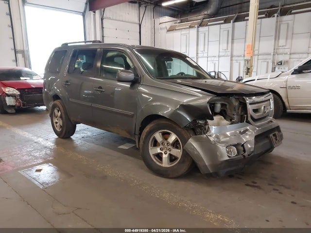 Salvage Honda Pilot Image