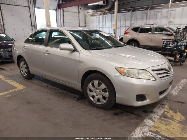 Salvage Toyota Camry Image