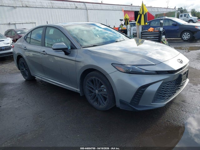 Salvage Toyota Camry Image
