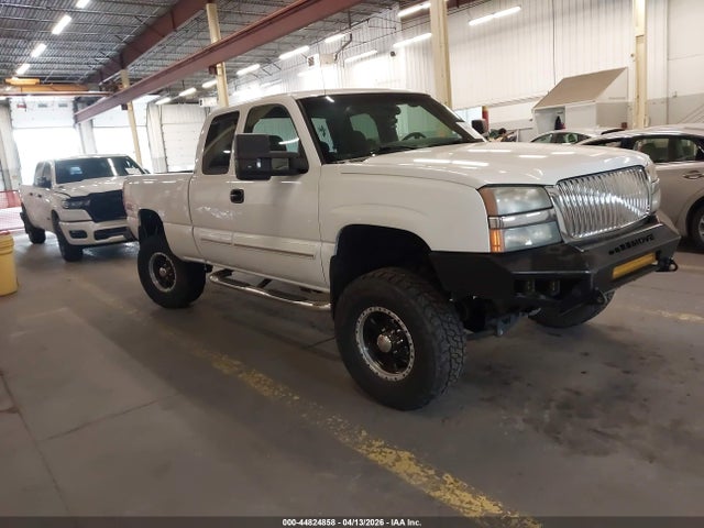 Salvage Chevrolet Silverado 1500 Image