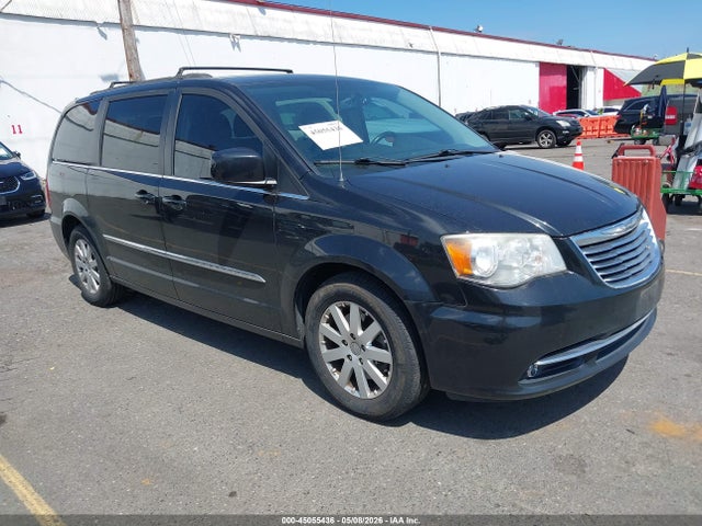 Salvage Chrysler Town & Country Image