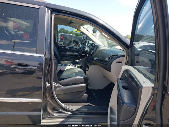 Chrysler Town & Country Touring