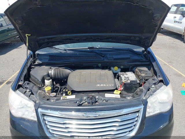 Chrysler Town & Country Touring