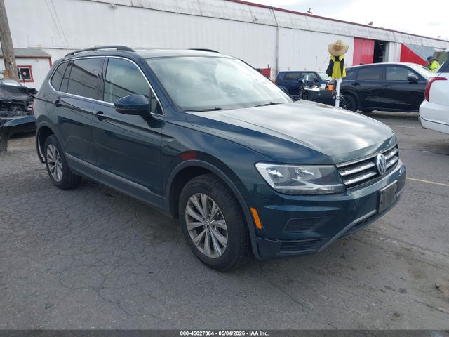 Salvage Volkswagen Tiguan Image