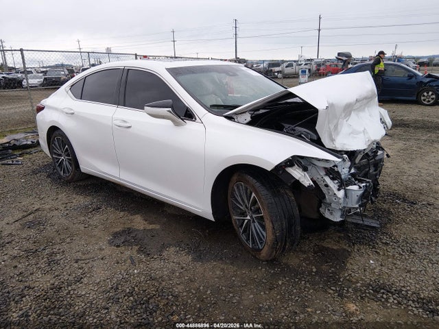 Salvage Lexus Es Image