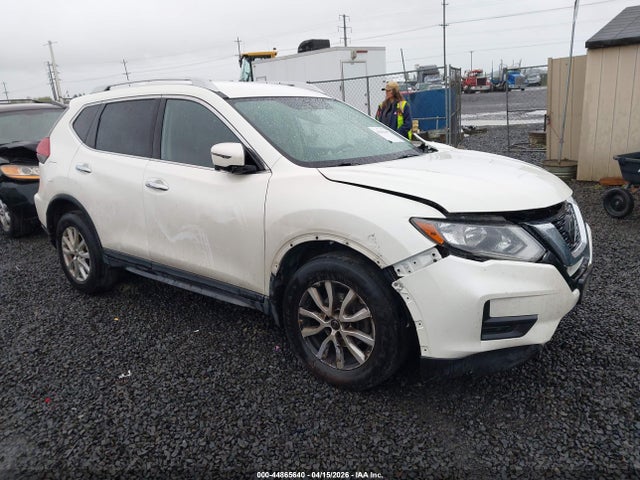 Salvage Nissan Rogue Image