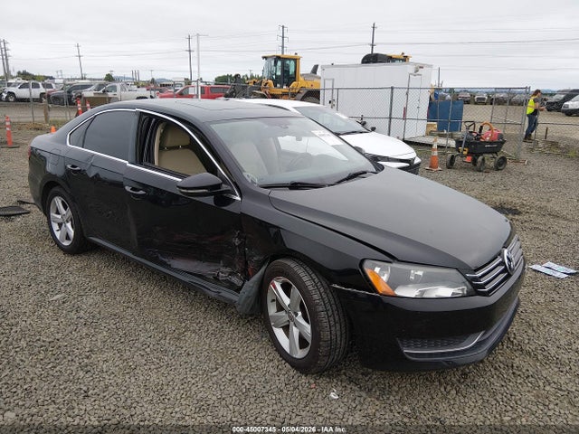 Salvage Volkswagen Passat Image