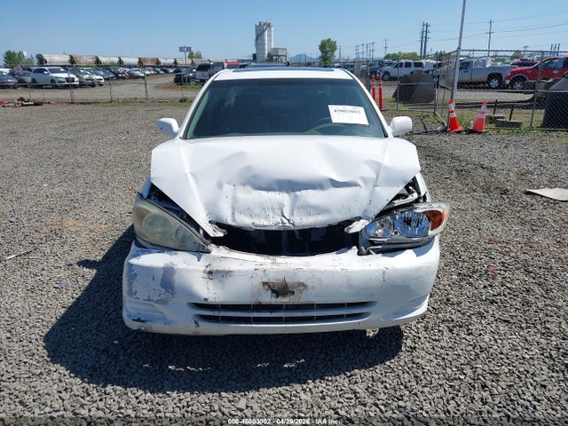 Toyota Camry Le V6