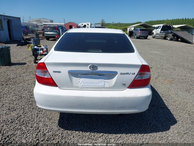 Toyota Camry Le V6