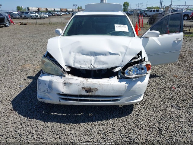 Toyota Camry Le V6