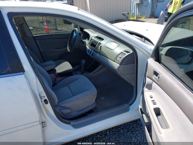 Toyota Camry Le V6