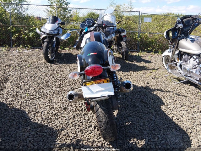 Moto Guzzi V7 Classic