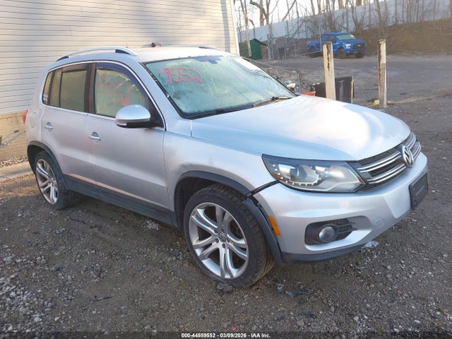 Salvage Volkswagen Tiguan Image