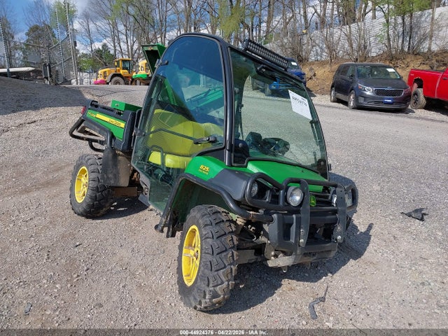 Salvage John Deere Xuv835m Gator Image
