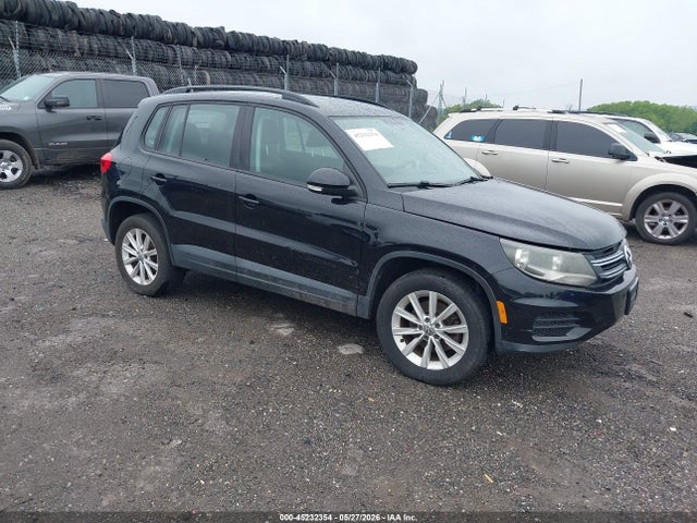 Salvage Volkswagen Tiguan Image
