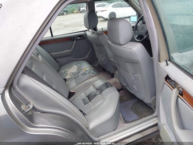 Mercedes-Benz E-Class 320