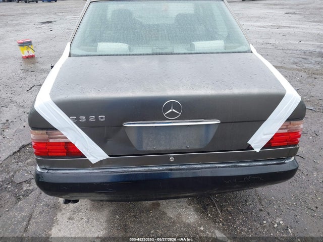 Mercedes-Benz E-Class 320