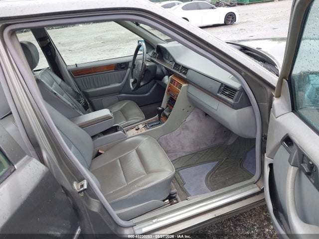Mercedes-Benz E-Class 320