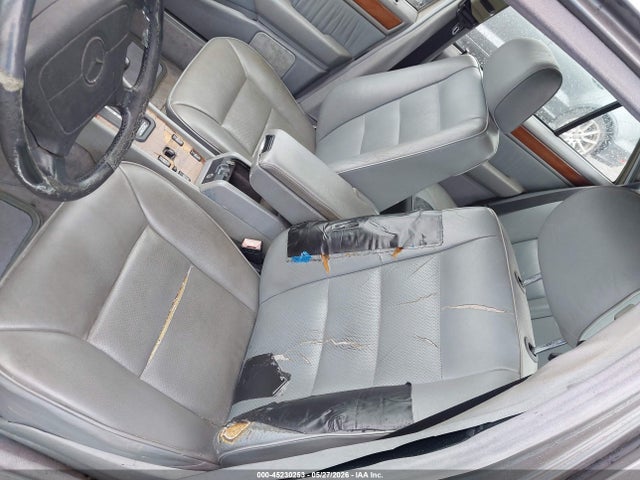Mercedes-Benz E-Class 320