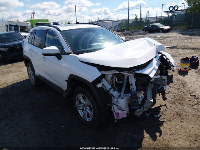 Salvage Toyota RAV4 Image