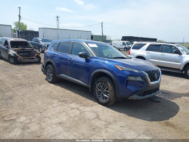 Salvage Nissan Rogue Image
