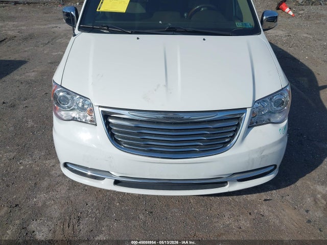 Chrysler Town & Country Limited Platinum