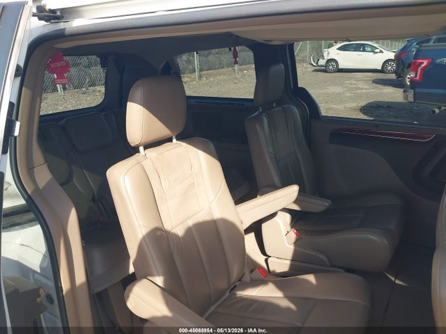 Chrysler Town & Country Limited Platinum