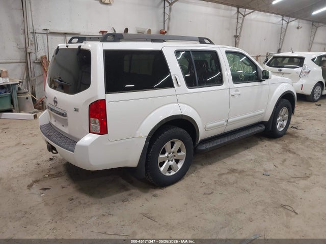 Nissan Pathfinder Se