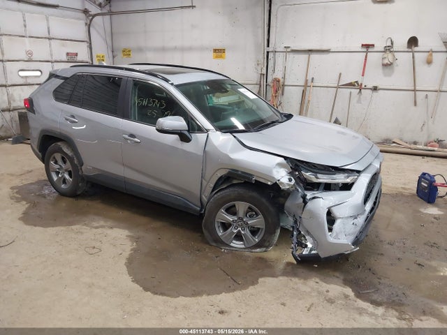 Salvage Toyota RAV4 Image