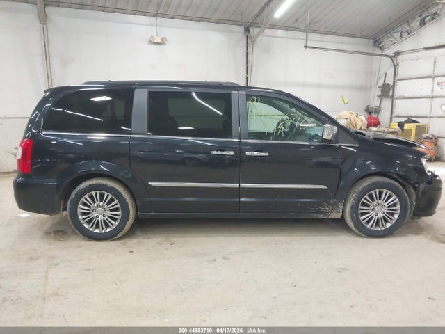 Chrysler Town & Country Touring-l