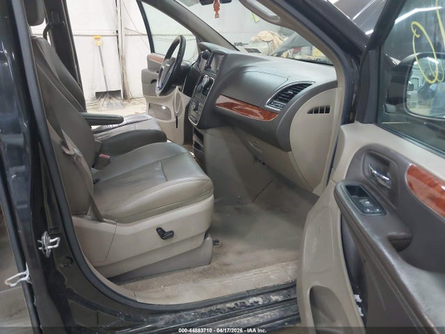 Chrysler Town & Country Touring-l