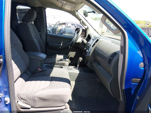 Nissan Frontier Sv