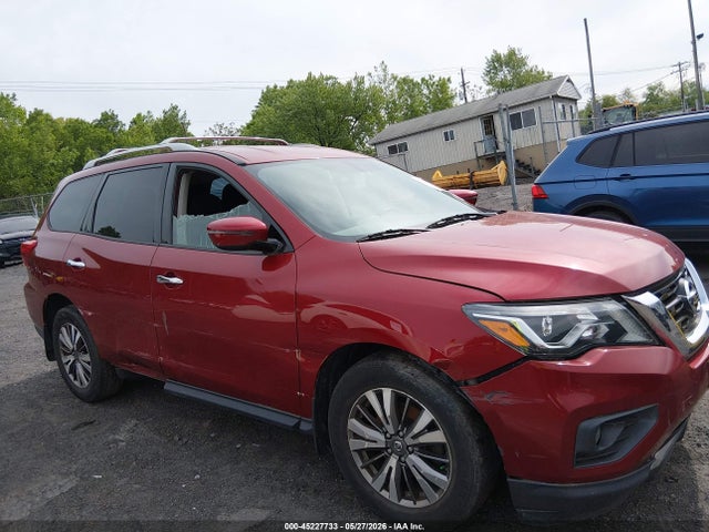 Nissan Pathfinder Sv