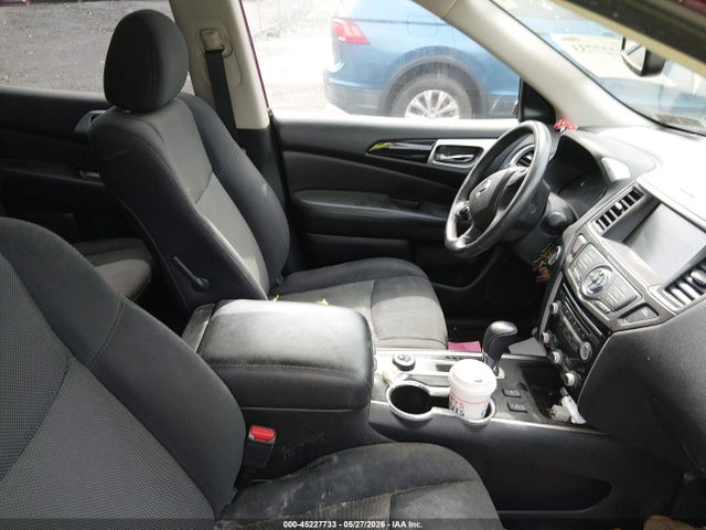 Nissan Pathfinder Sv