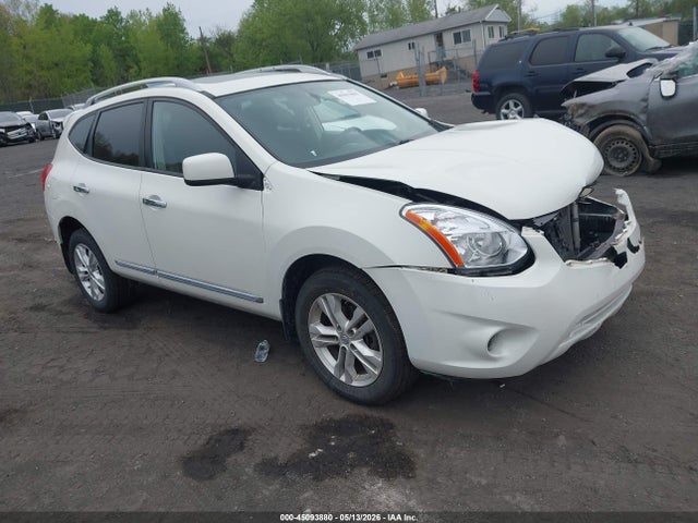 Salvage Nissan Rogue Image