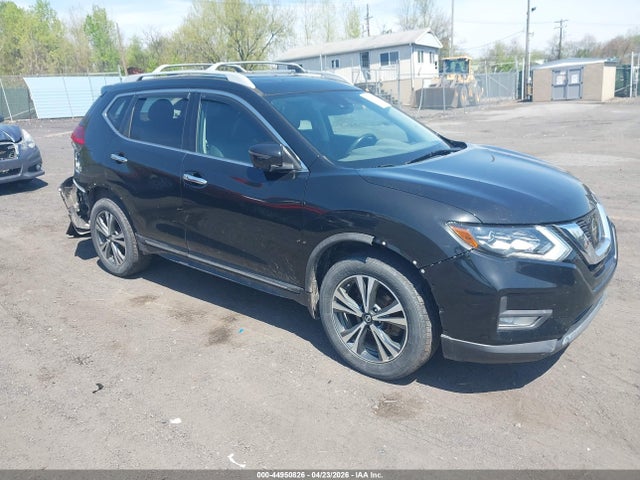 Salvage Nissan Rogue Image