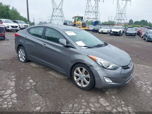 Salvage Hyundai ELANTRA Image