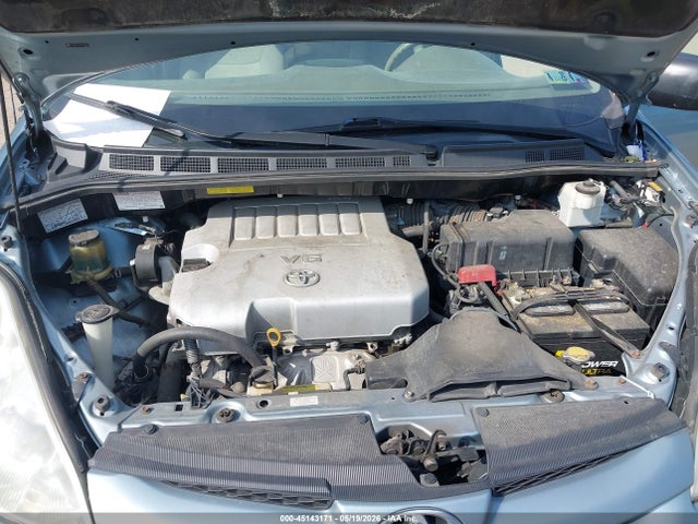 Toyota Sienna Le