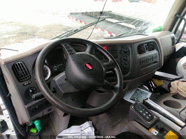 Peterbilt 220