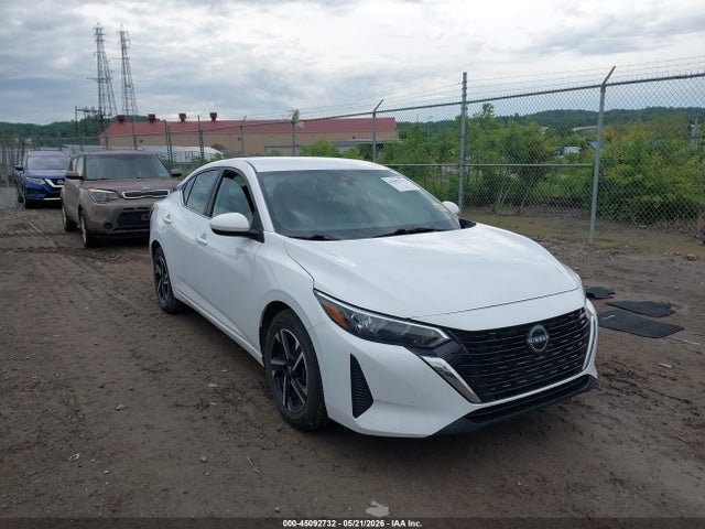 Salvage Nissan Sentra Image
