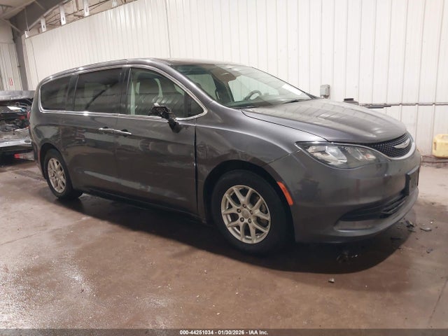 Salvage Chrysler Pacifica Image