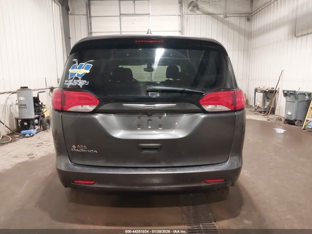 Chrysler Pacifica Touring