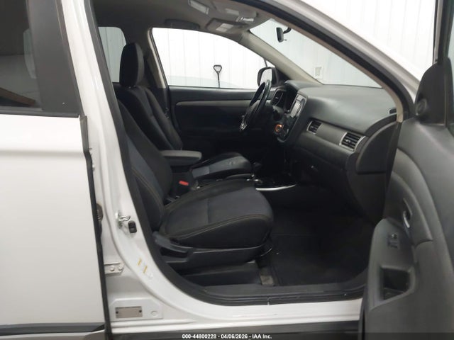Mitsubishi Outlander Es